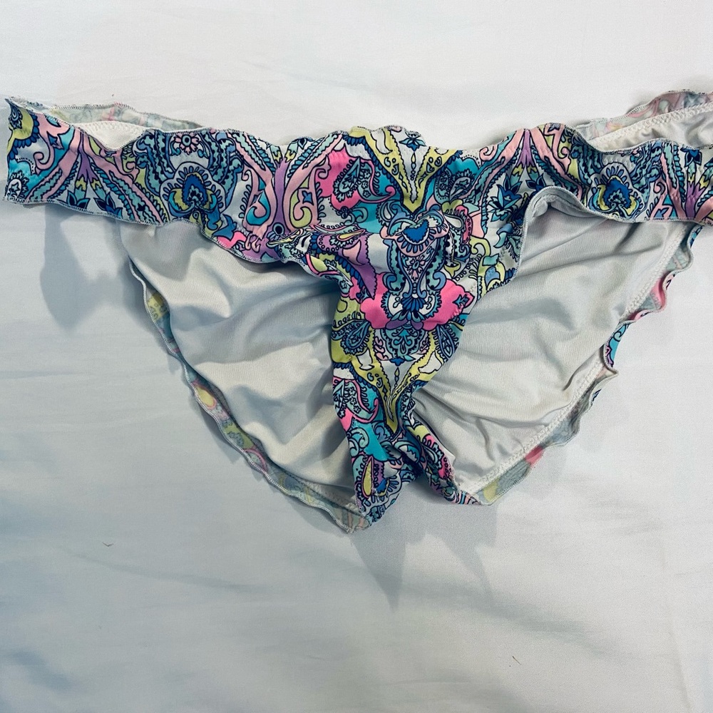 Victoria’s Secret Ruched Bikini Bottoms Size Medium